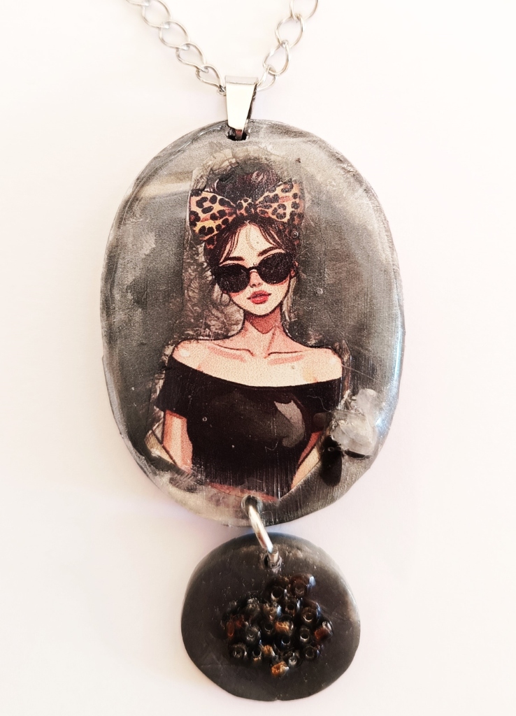 Fashion Pendant "The Girl with the Leopard Bow" (One of a Kind)