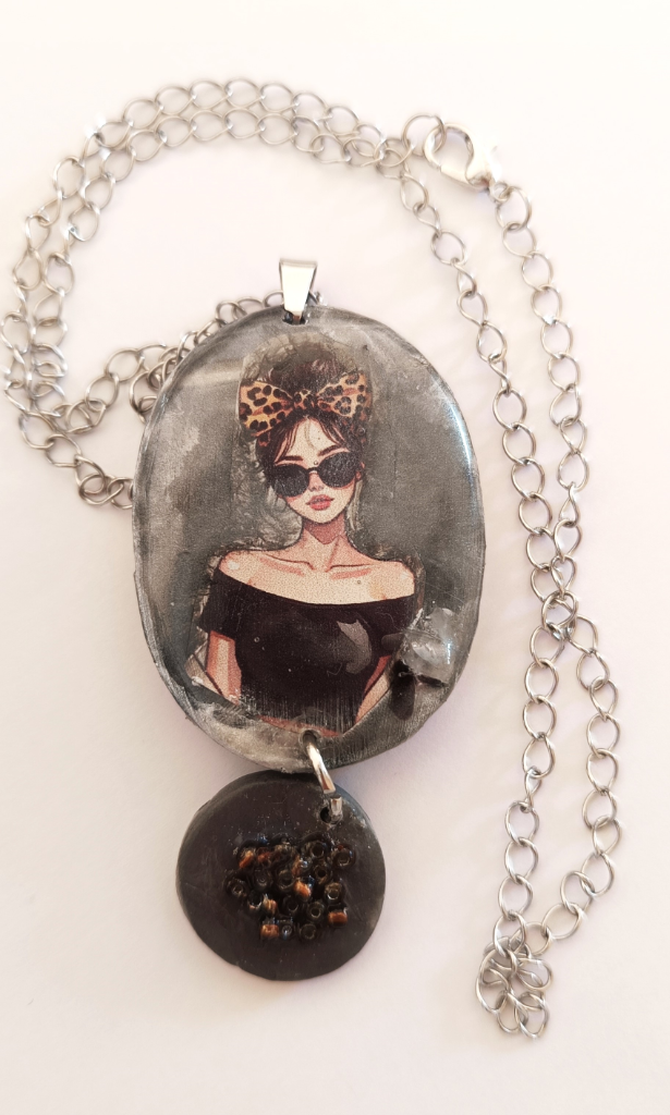 Fashion Pendant "The Girl with the Leopard Bow" (One of a Kind)