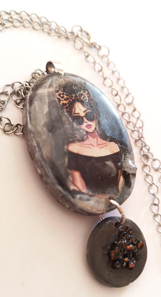 Fashion Pendant "The Girl with the Leopard Bow" (One of a Kind)