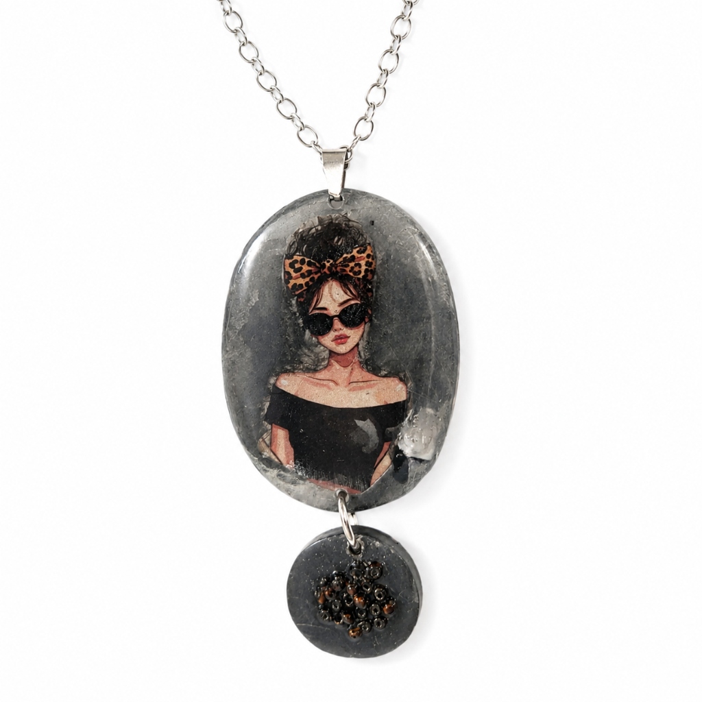Fashion Pendant "The Girl with the Leopard Bow" (One of a Kind)