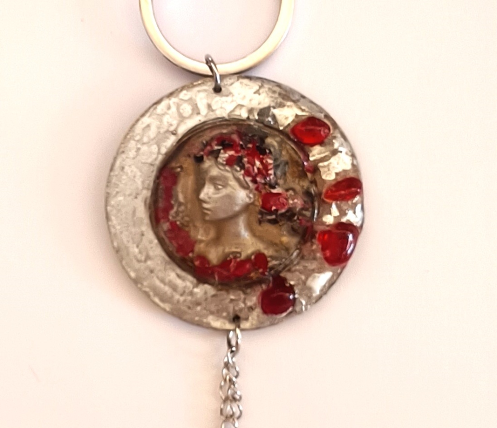 Χειροποίητο Bag Charm "Crimson Cameo" (One of a Kind) - 1