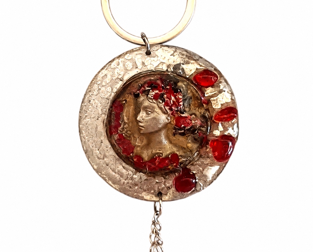 Χειροποίητο Bag Charm "Crimson Cameo" (One of a Kind) - 5