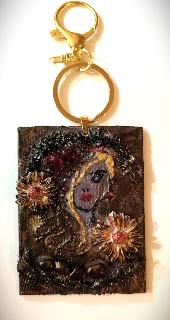Χειροποίητο Bag Charm "Golden Thread Muse" (One of a Kind) - 4