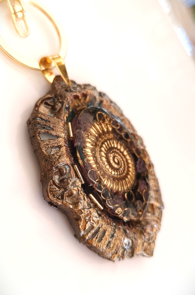 Χειροποίητο Bag Charm "Ammonite Echoes" (One of a Kind) - 3